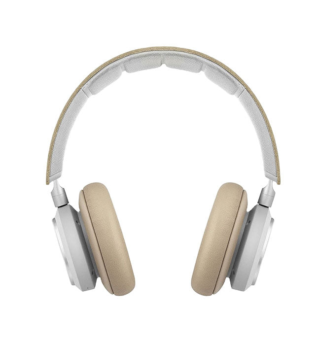 SonicWave HD Wireless Headphones – Crystal-Clear Sound & Deep Bass