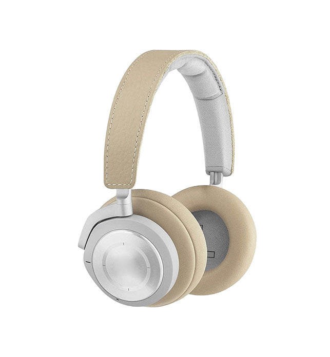 SonicWave HD Wireless Headphones – Crystal-Clear Sound & Deep Bass